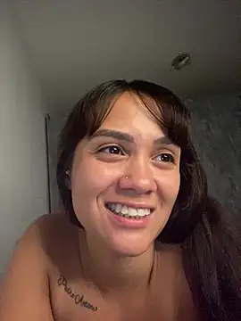 carolsapequinha online show from May 2, 4:05 am