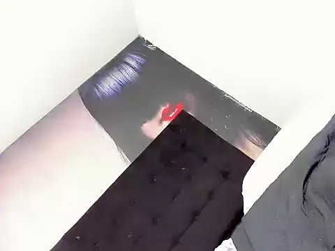 TAYLOR S7 online show from November 29, 1:26 pm