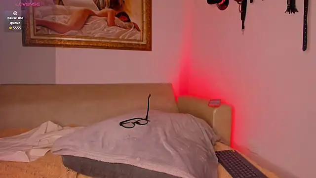 VeronicaSmith OS online show from April 24, 2:14 am