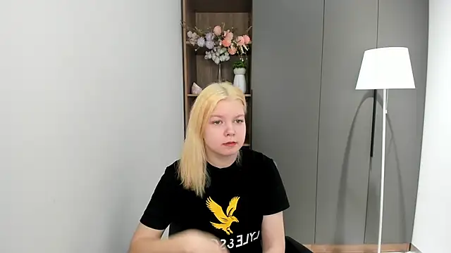 YenAlberda online show from November 16, 4:58 am