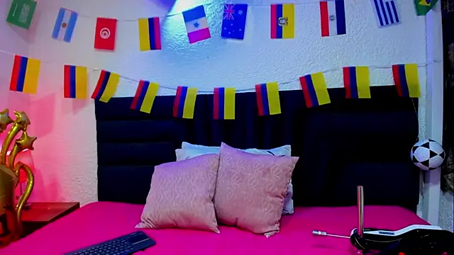VictoriaRouge  online show from June 29, 8:52 pm