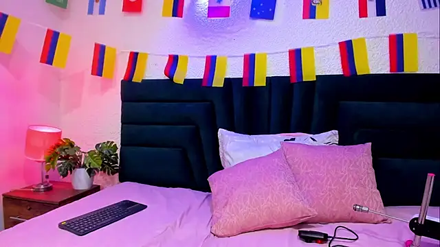 VictoriaRouge  online show from July 9, 9:17 pm