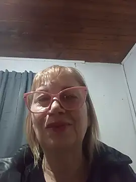 SexyMilf1211 online show from July 4, 12:23 pm