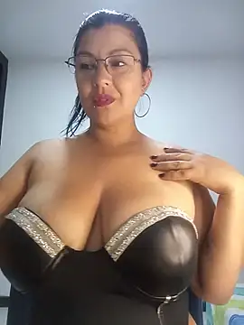 CelesteAlvarez1989 online show from July 8, 2:03 am