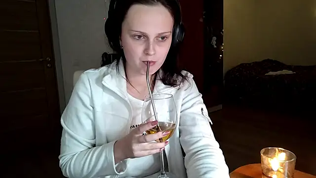 LouiseMarengo online show from November 17, 5:46 pm