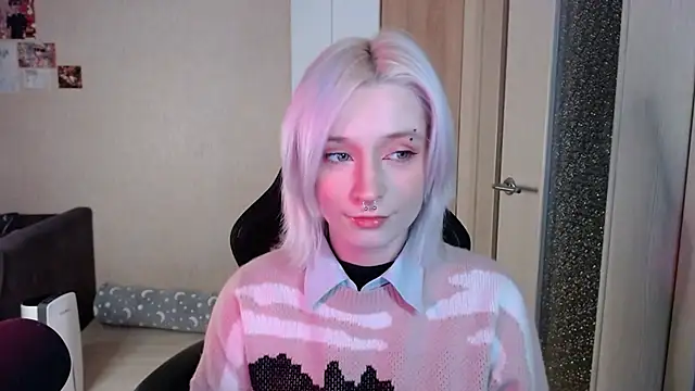 SophiaLur online show from December 2, 2:52 pm