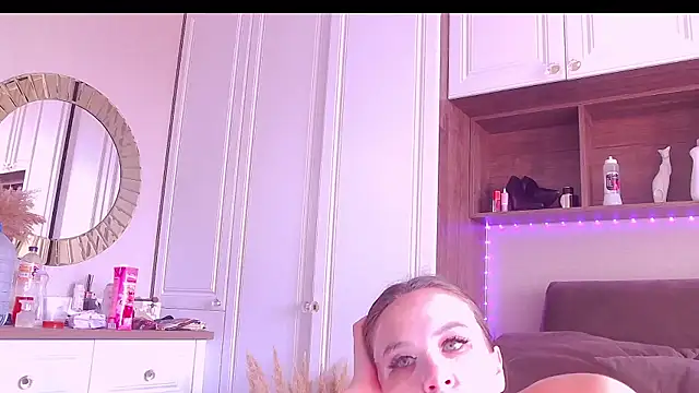 ArielEvans online show from July 31, 3:18 am