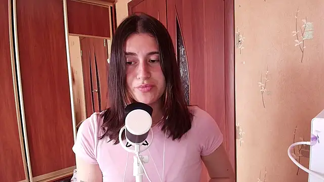 KristinaScott online show from April 15, 2:39 pm