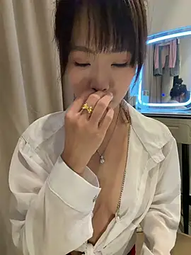 XX125216 online show from March 17, 12:09 pm