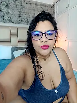 SelennaCooper online show from March 18, 11:59 am