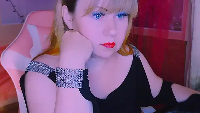 BESTLOLA online show from July 10, 9:54 am