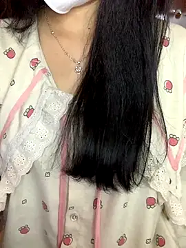 Hanni 22 online show from November 27, 4:21 pm