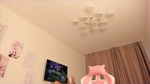 Tiffany Paw online show from July 4, 3:35 am
