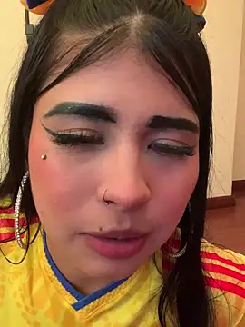 Dannii- online show from June 18, 2:57 am