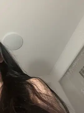 bettyButterfly online show from May 3, 8:01 pm