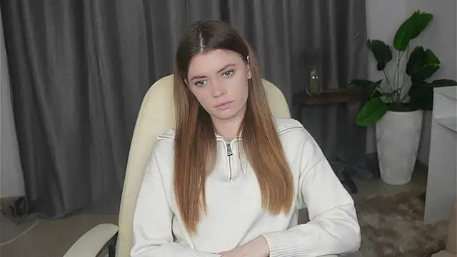 AngelesBenitz online show from November 18, 2:18 pm