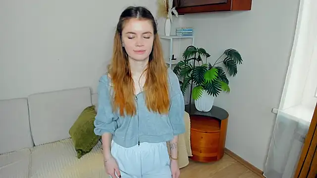 AngelesBenitz online show from November 23, 7:21 am