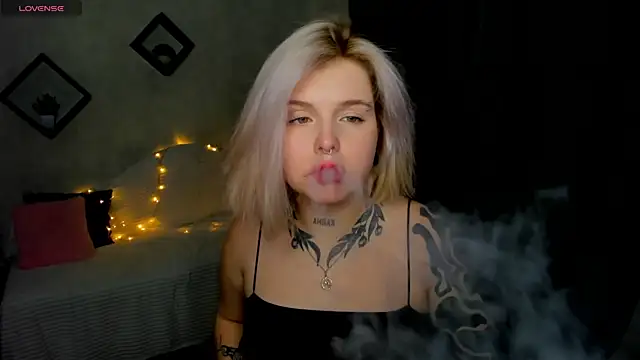 shadow  purrr online show from December 4, 1:19 am