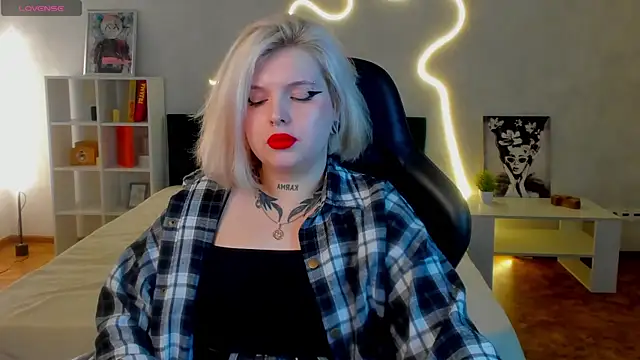 shadow  purrr online show from November 20, 1:39 am