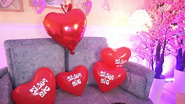 MeganLowell online show from February 14, 7:27 pm