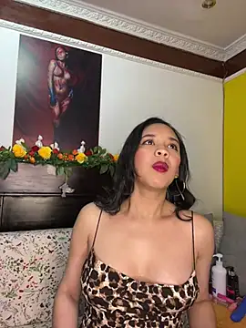 Esmerald 1111 online show from August 3, 10:32 am