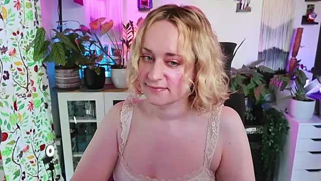 xzoeyryanx online show from June 14, 4:29 pm
