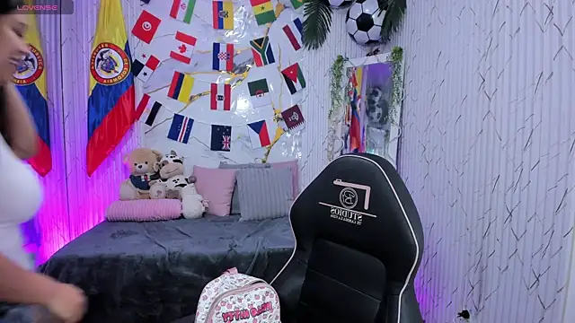 Canndyy tay1 online show from July 4, 7:10 pm