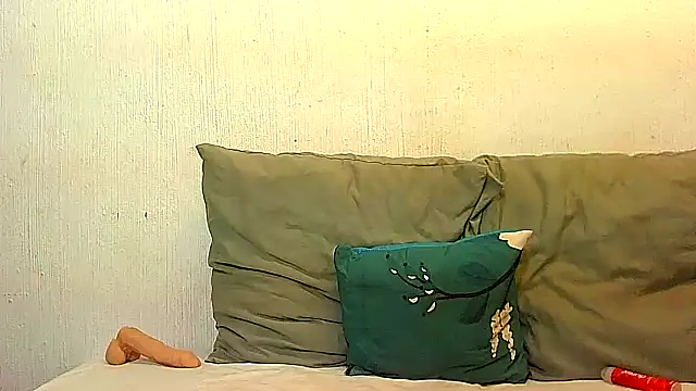 BrunetteNaomi8 online show from April 29, 6:24 pm