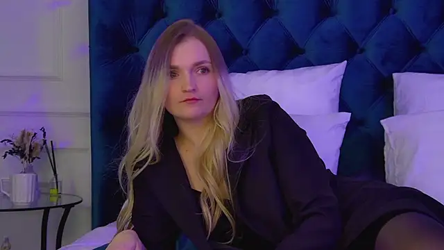 AnnyRaii online show from March 14, 6:09 pm