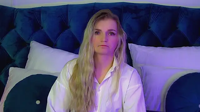 AnnyRaii online show from February 9, 6:04 am