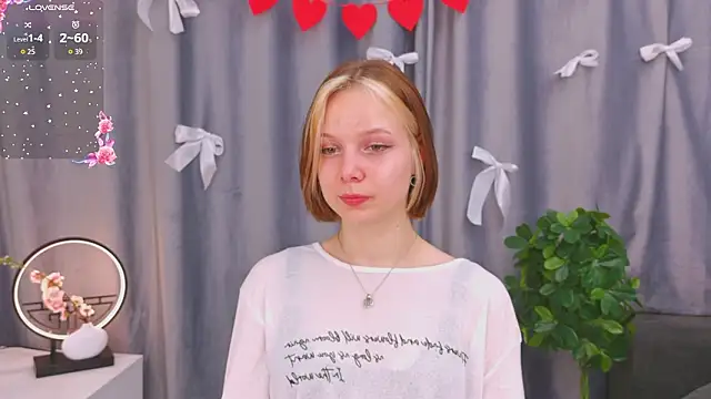 UmbraVelour online show from February 16, 1:22 pm