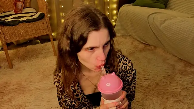 RozanneJordan online show from June 5, 5:19 pm