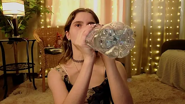 RozanneJordan online show from June 8, 5:14 pm