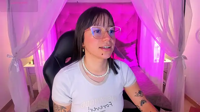 Annie Petters online show from June 5, 2:23 pm