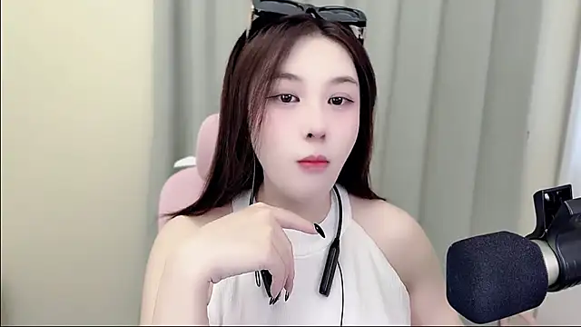 TTtia  online show from August 1, 1:29 am