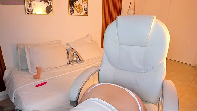 Alaska deluxe online show from November 30, 10:36 pm