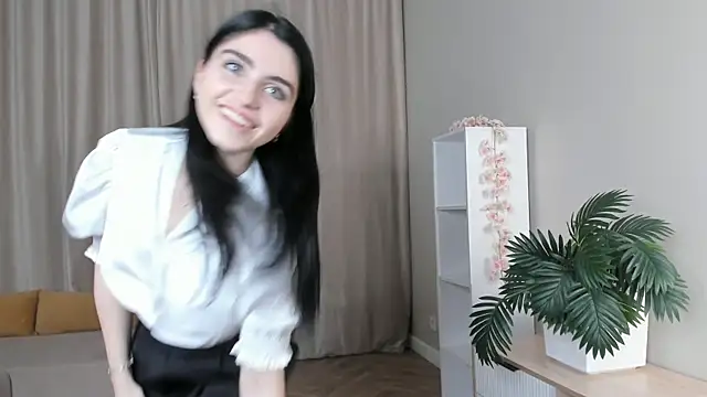 MonaChim online show from November 24, 4:31 pm