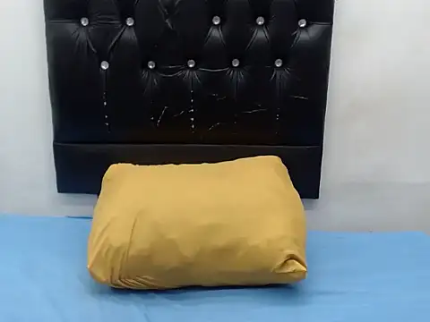 NahomyBrownxx33 online show from November 21, 5:26 pm