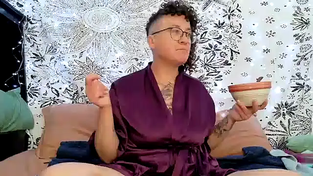 sareberr420 online show from February 4, 4:32 pm