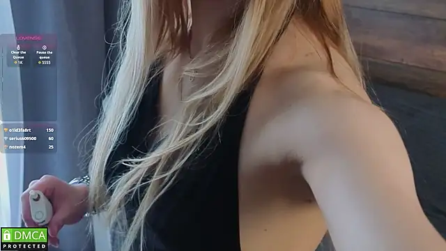 EmilieLong online show from March 3, 8:53 am