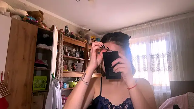 LuridAnxiety online show from November 24, 6:04 am