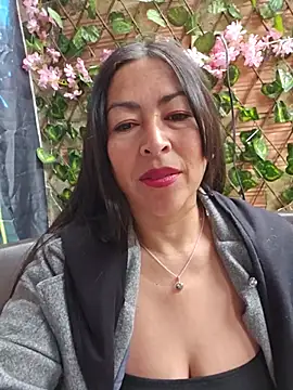 JustSamantha  online show from July 17, 2:10 pm