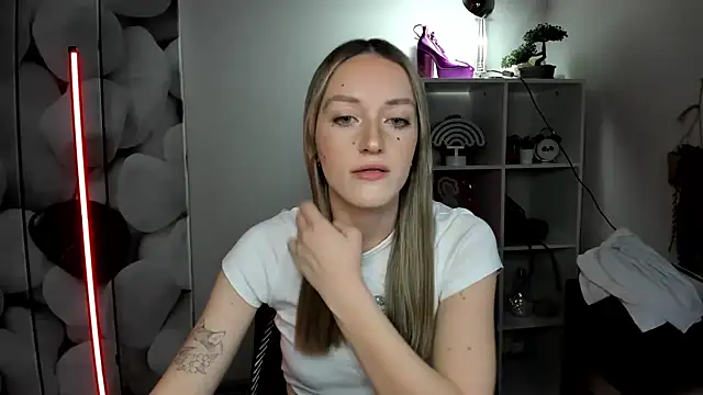 EvelynBlond online show from January 15, 1:39 pm