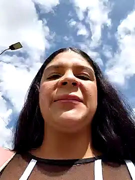 Layla-daring online show from June 24, 7:24 pm