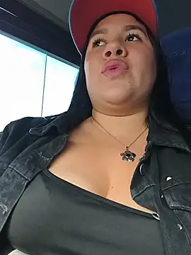 Kendra-daring online show from July 31, 9:05 pm