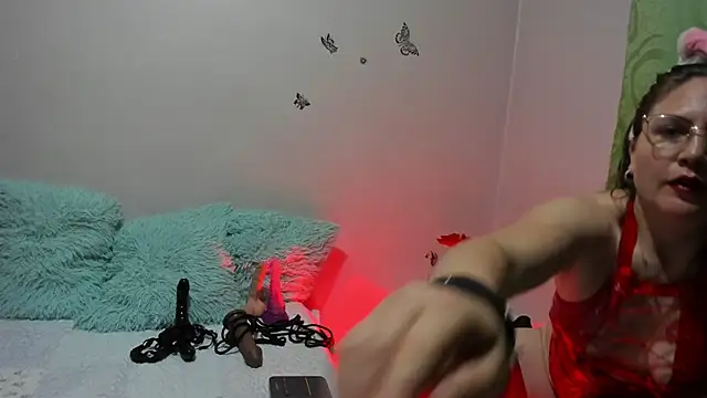 tiffanystorms- online show from November 25, 9:33 am