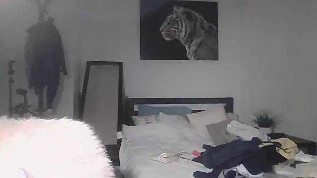 cryptokimgirl online show from March 5, 5:14 am