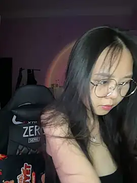 Kiee-lee online show from August 7, 9:55 pm