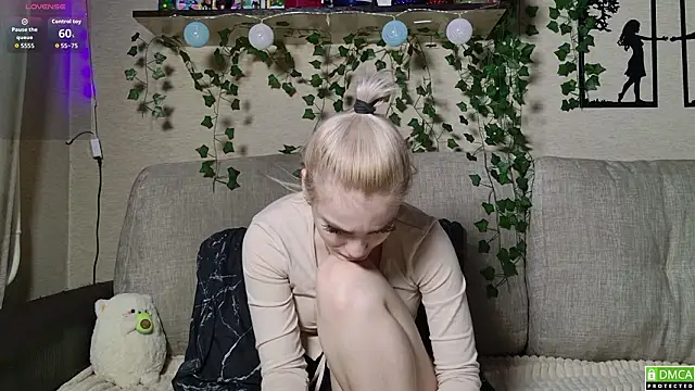 Megan Lora online show from March 13, 1:07 am