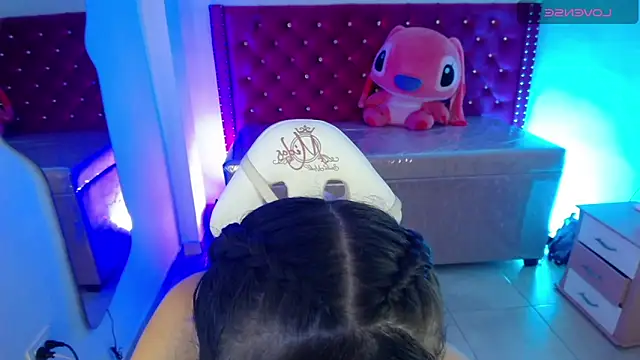 emmily m1  online show from November 21, 6:21 pm